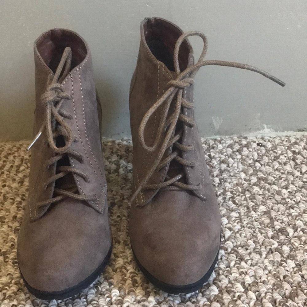 White Mountain Special Taupe Suede Bootie